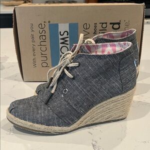Toms Gray Wedge Ankle Shoes